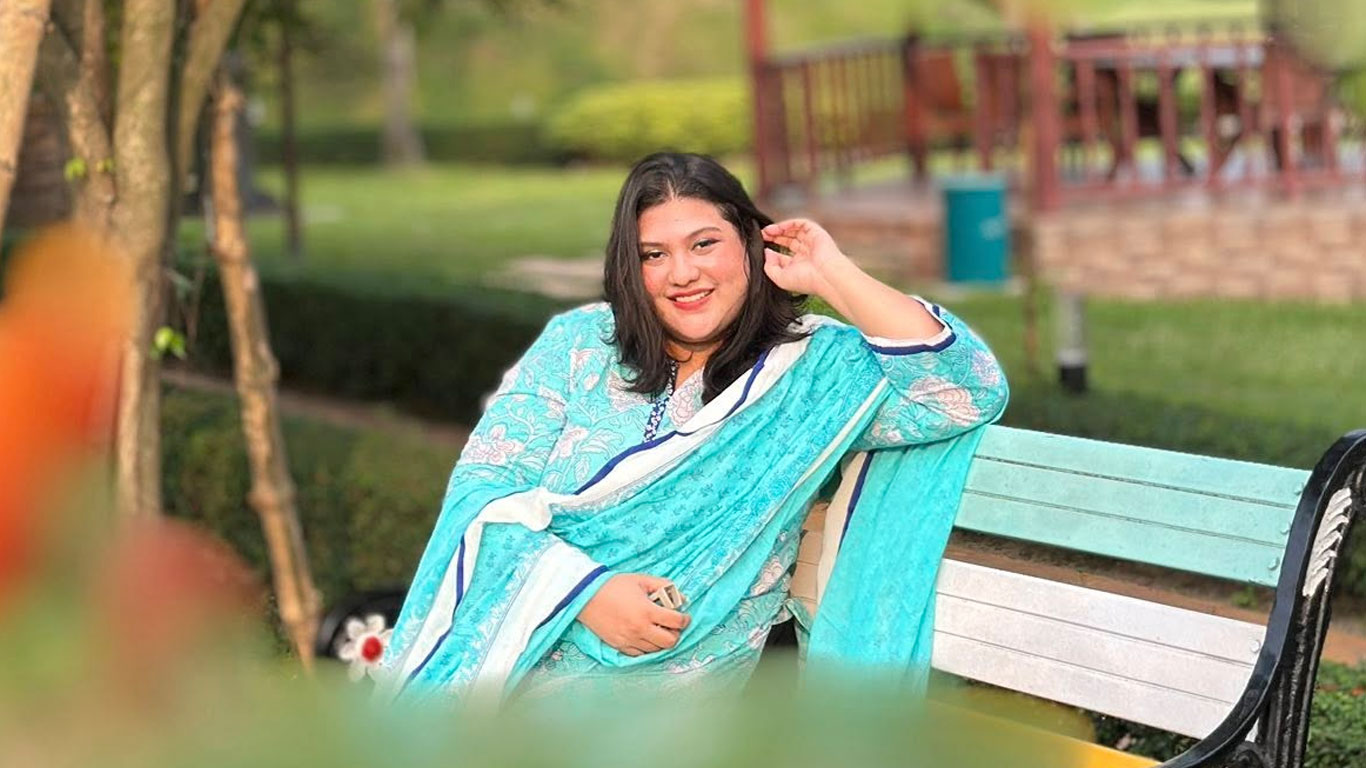 কনটেন্ট ক্রিয়েটর ও অভিনেত্রী কারিনা কায়সার মারা গেছেন