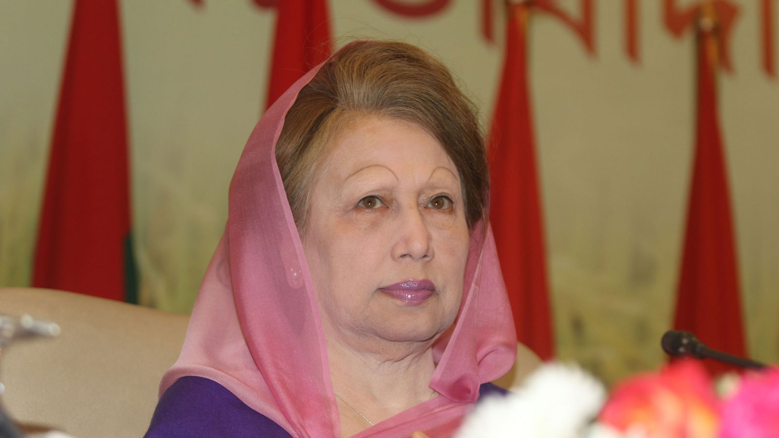 ডাকলে সাড়া দিচ্ছেন খালেদা জিয়া