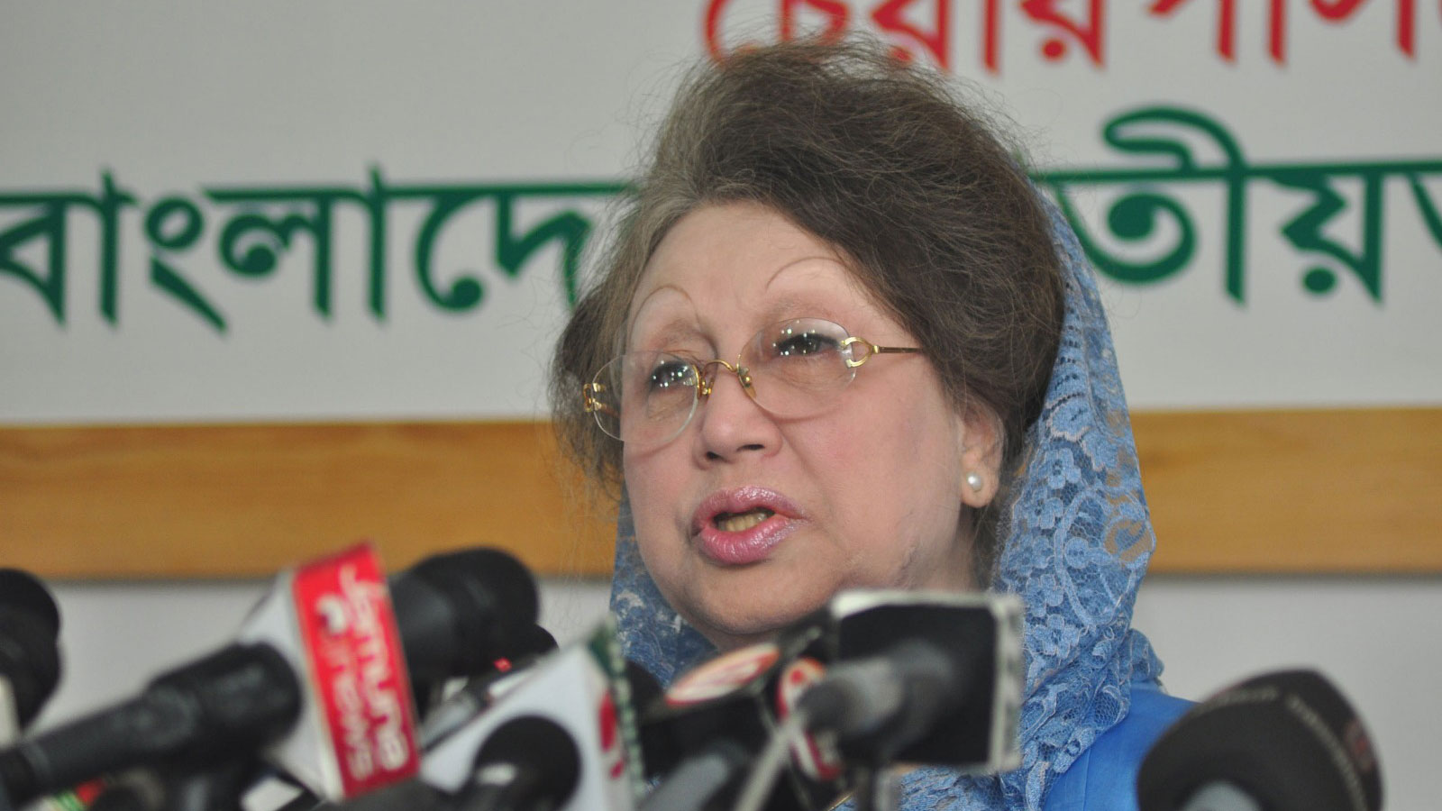 ইশারায় সালামের জবাব দিয়েছেন খালেদা জিয়া: মির্জা আব্বাস