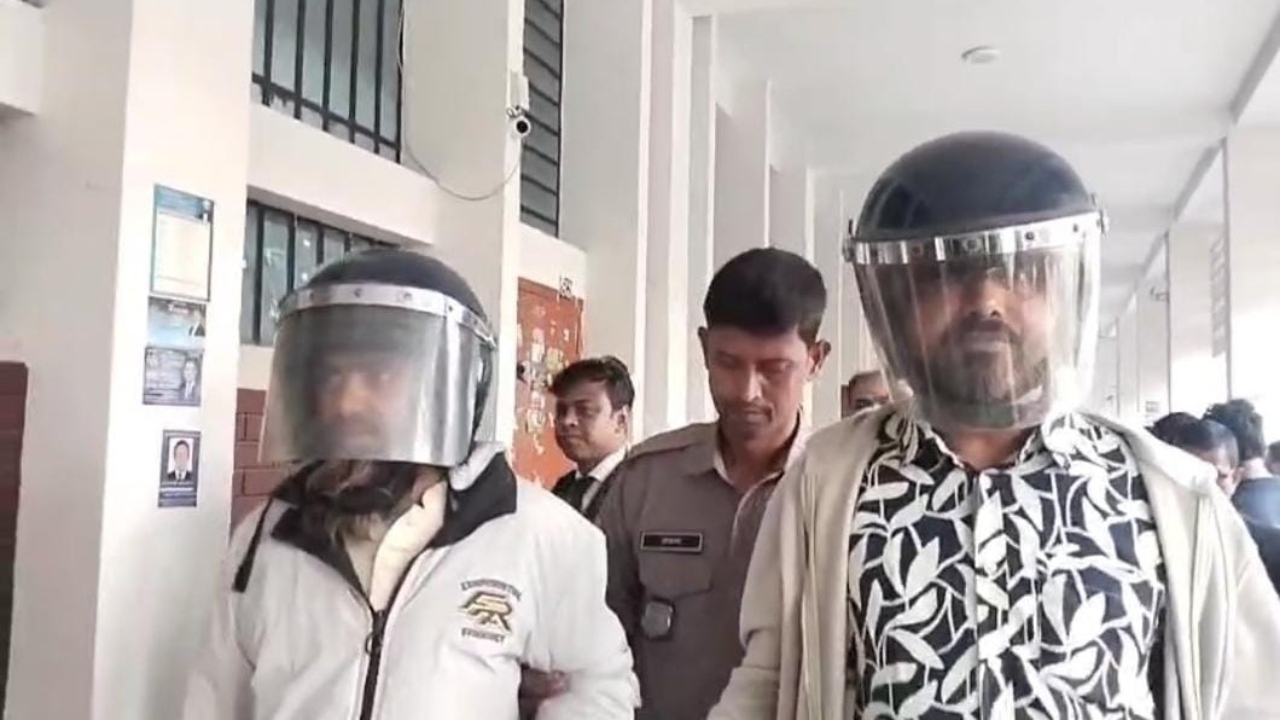 মুক্তিযোদ্ধা চাচাকে বাবা বানিয়ে চাকরি, কর্মকর্তা কারাগারে