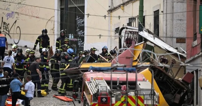 পর্তুগালে ক্যাবল রেল দুর্ঘটনায় নিহত ১৫