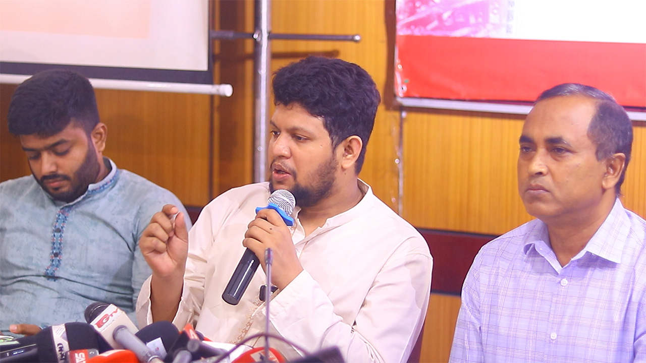 রাজনৈতিক দলগুলো সংঘাতের জন্য মুখিয়ে আছে: মাহফুজ