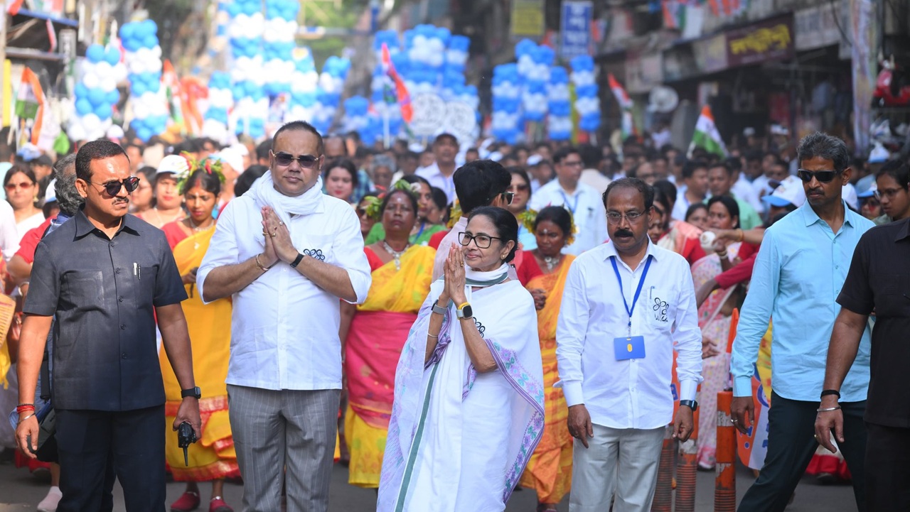 পশ্চিমবঙ্গে মমতা একাই ২৯৪