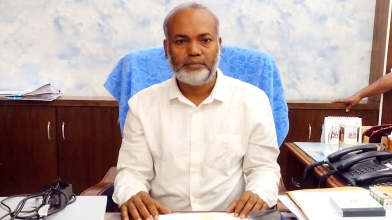 এক আন্দোলনে অব্যাহতি পাওয়া কোষাধ্যক্ষই আরেক আন্দোলনে ফিরলেন ভিসি হয়ে