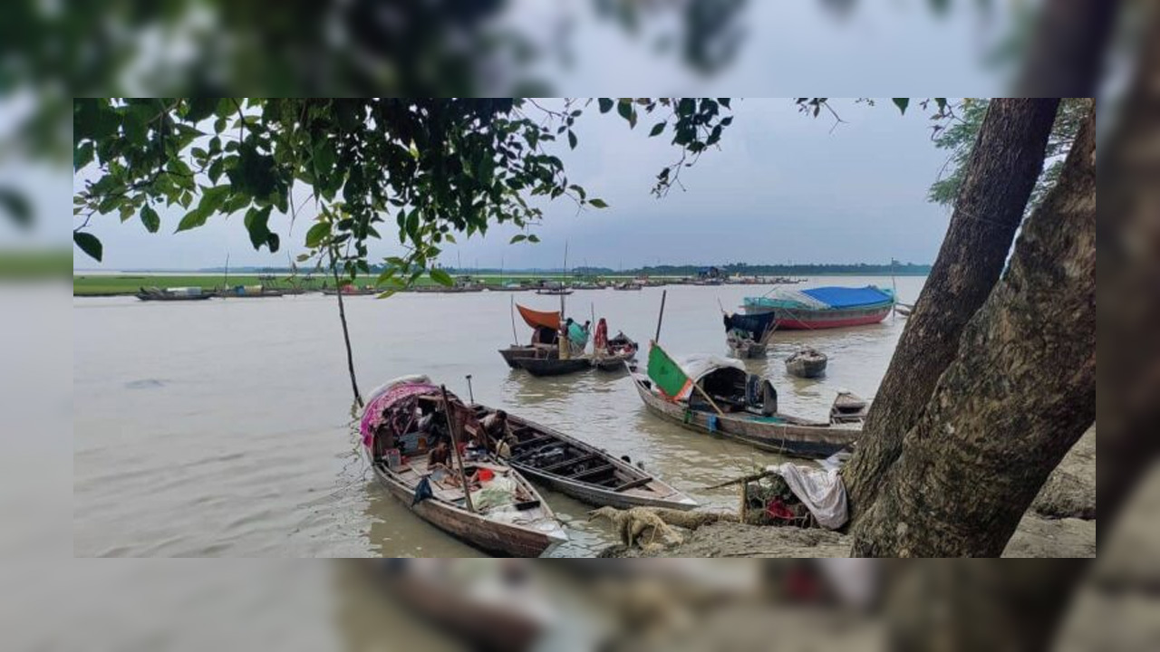 মান্তাদের প্রতি নৌকাবহরে থাকেন একজন সর্দার। ছবি: আইসিসিসিএডি