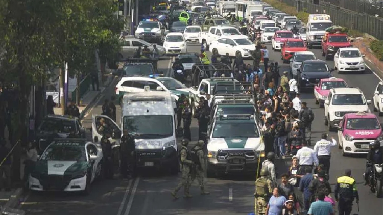 মেক্সিকোতে ফুটবল মাঠে সশস্ত্র হামলায় নিহত ১১