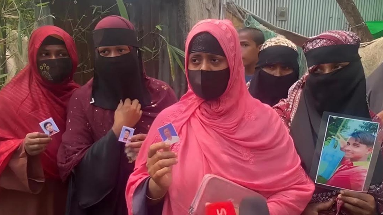 সমুদ্রে মাছ ধরতে গিয়েছিল ১৬ জেলে, ‘ধরে নিয়ে গেল’ মিয়ানমার কোস্টগার্ড