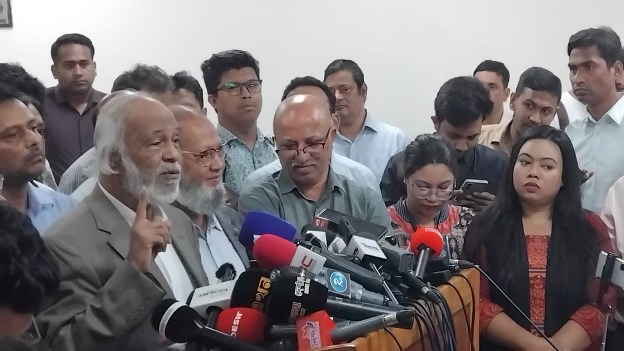 ইসলামী ব্যাংক-ইবনে সিনা থেকে ভোটগ্রহণ কর্মকর্তা চায় না বিএনপি