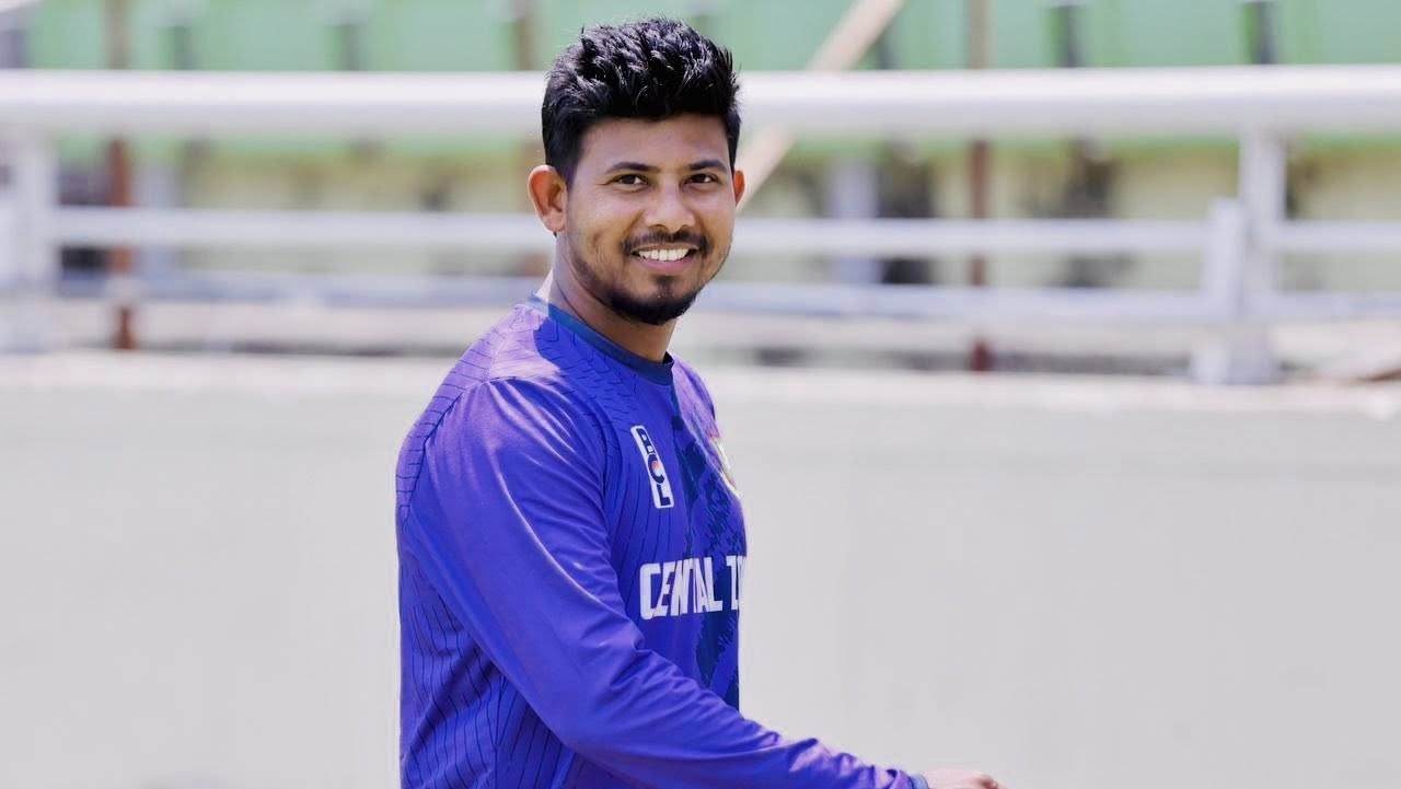 মোসাদ্দেক: এলেন, দেখলেন, বাদ পড়লেন!