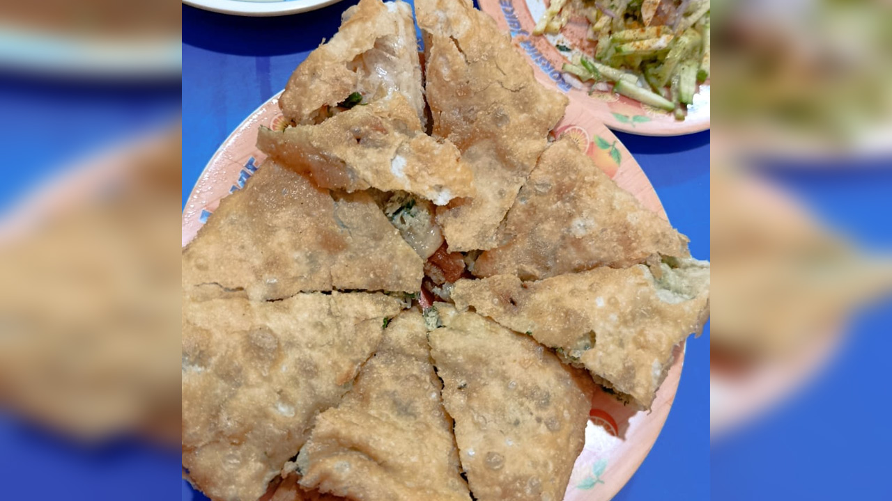 মোগলাই পরোটা। ছবি: চরচা