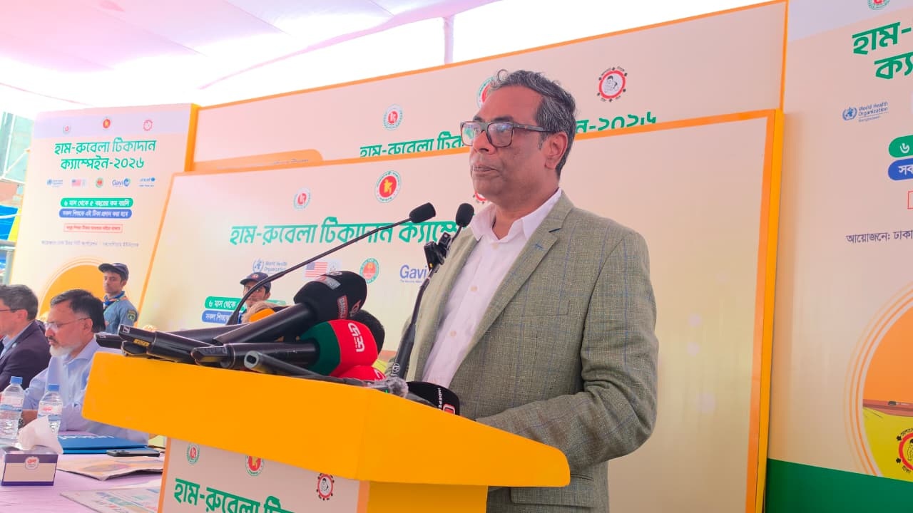 ‘এক সরকারের দুর্নীতি, আরেক সরকারের ভুল নীতিতে স্বাস্থ্য ব্যবস্থা ভেঙে পড়েছে’