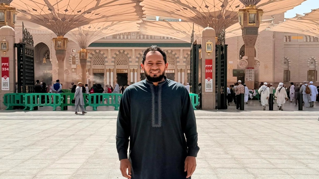 যুদ্ধে আটকা পড়লেন মুশফিক