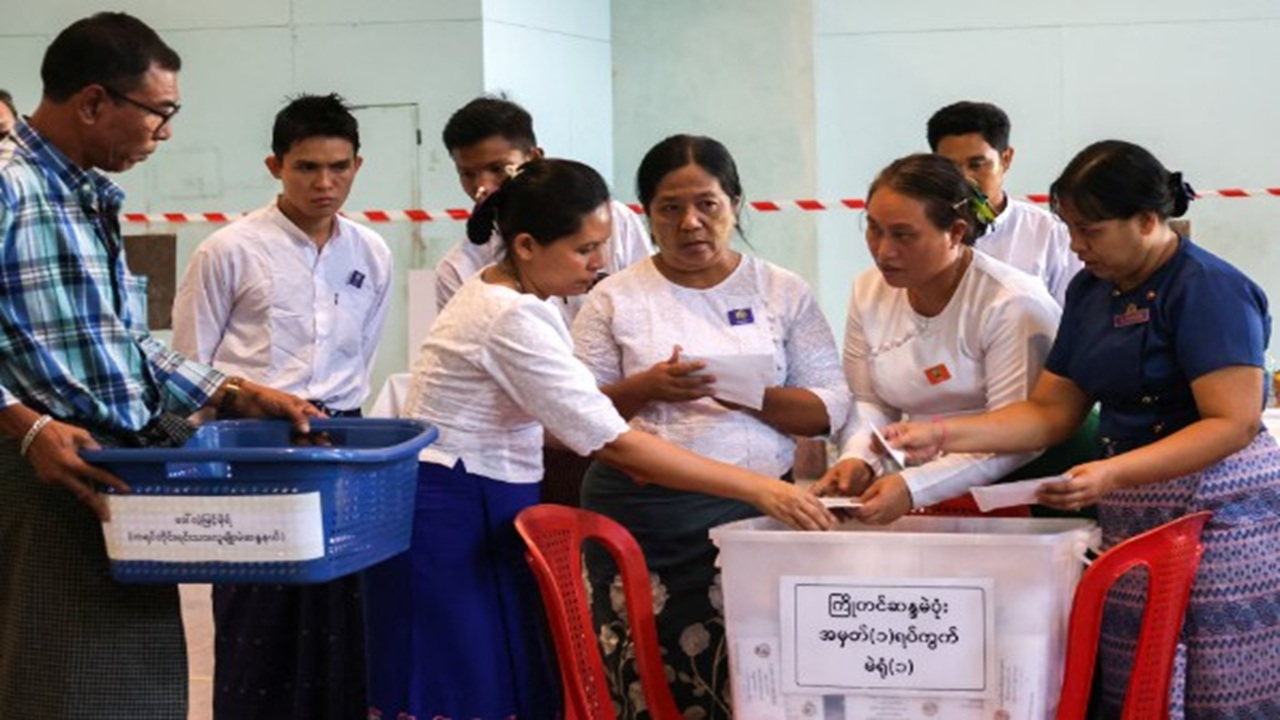 মিয়ানমারের বিপ্লব কি কোণঠাসা?