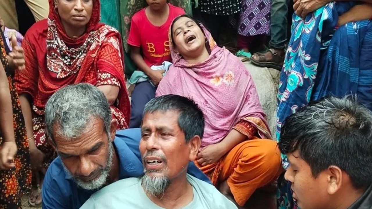 নওগাঁয় একই পরিবারের চারজনের গলাকাটা মরদেহ উদ্ধার