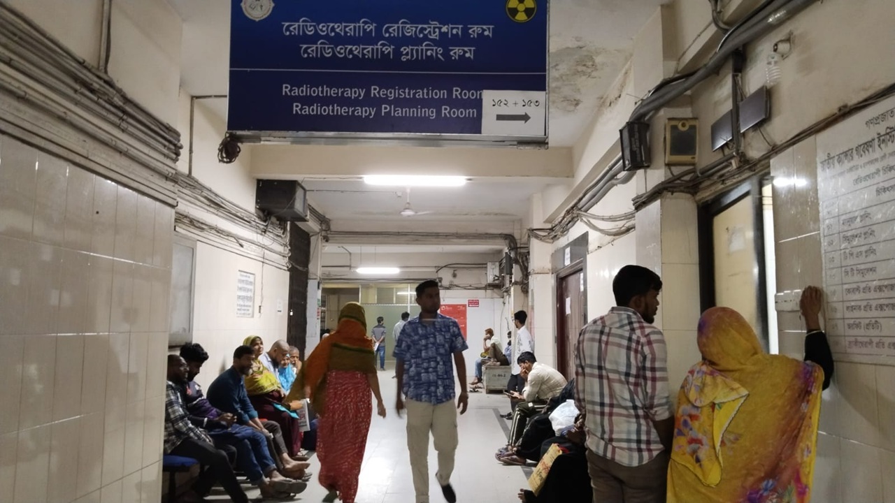 জাতীয় ক্যানসার গবেষণা ইন্সটিউট ও হাসপাতাল। ছবি: চরচা