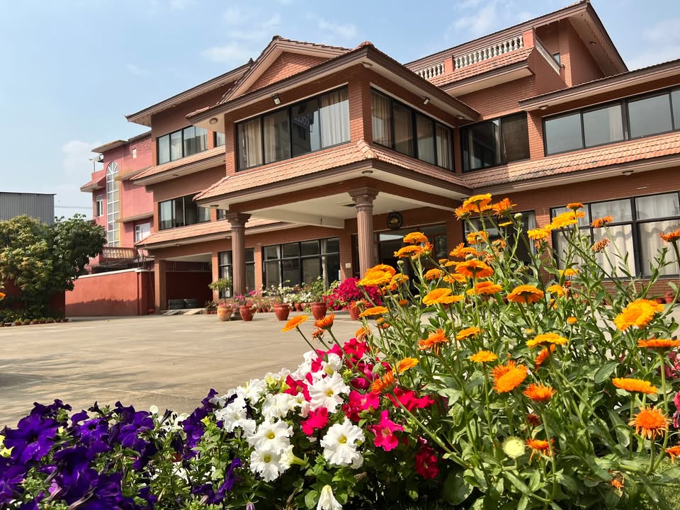 বাংলাদেশিদের আপাতত নেপাল ভ্রমণ না করার পরামর্শ