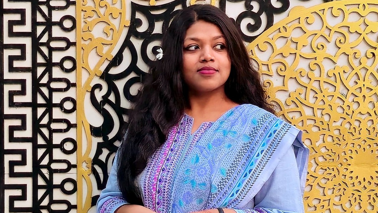 শেষ সময়ের ১৯ মিনিট পর মনোনয়ন জমা দিলেন নুসরাত তাবাসসুম