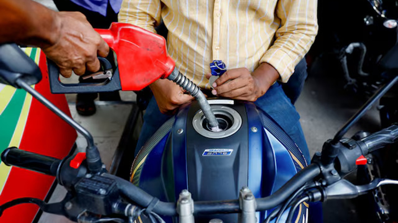 অকটেনের দাম বেড়ে ১৪০ টাকা, পেট্রোল ১৩৫