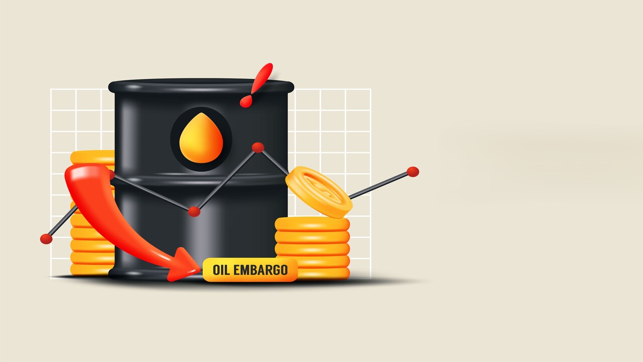 রুশ কোম্পানিতে নিষেধাজ্ঞা, জ্বালানি তেলের দাম বাড়ল প্রায় ৫%