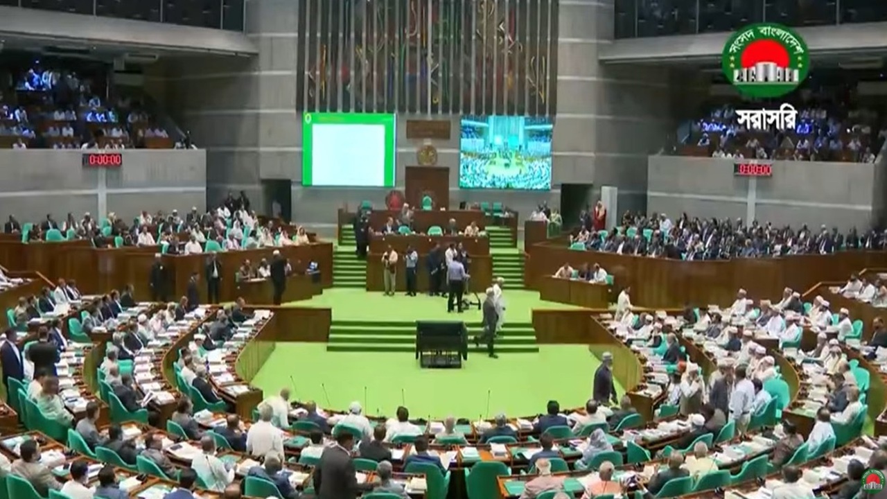 সাত যুদ্ধাপরাধীর নাম যুক্ত হলো সংসদের শোক প্রস্তাবে