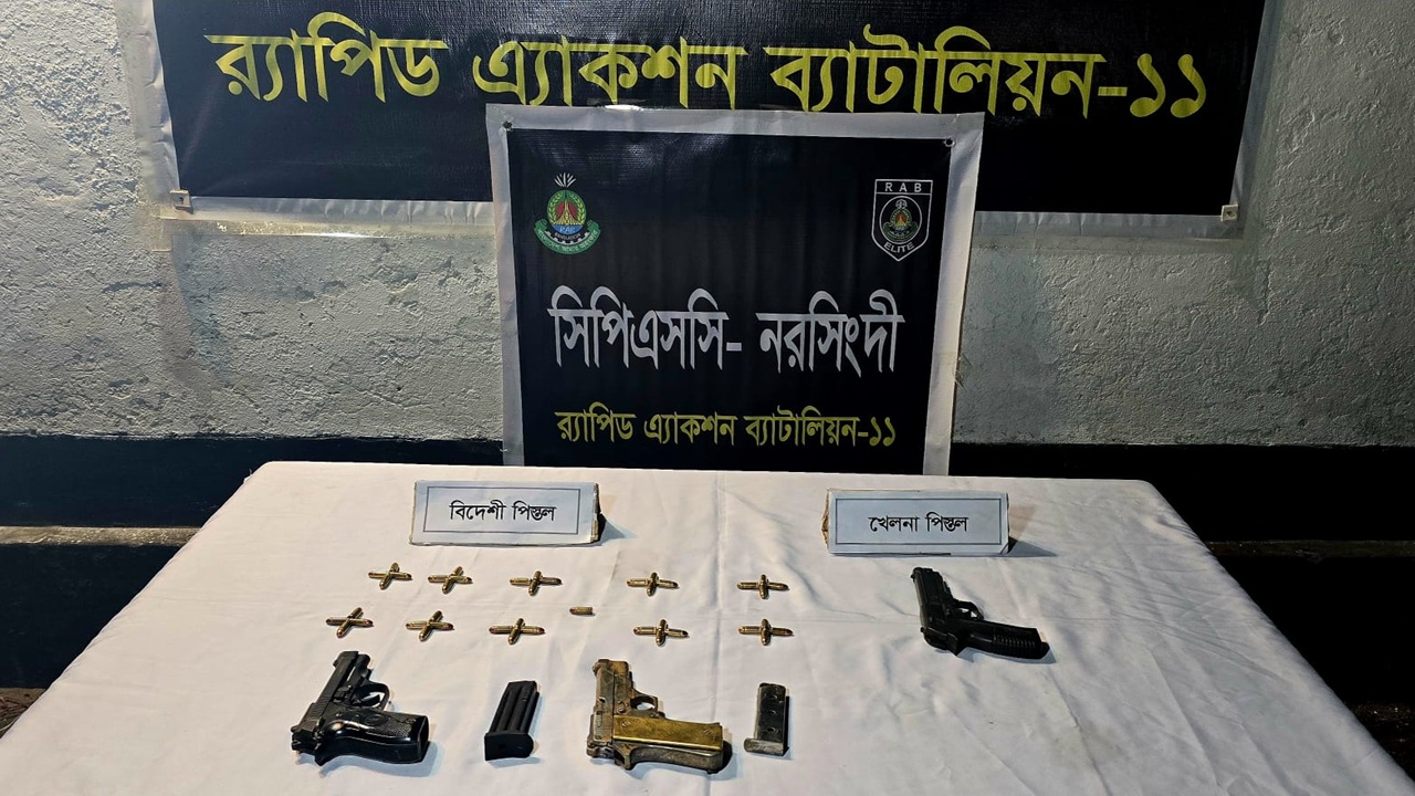 ওসমান হাদি হত্যাচেষ্টা: মূল আসামি শ্যুটার ফয়সালের ২ বিদেশি পিস্তল উদ্ধার