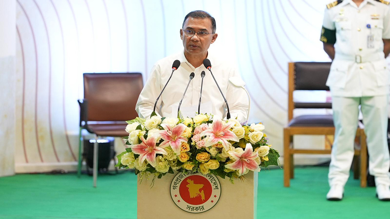 শান্তিপূর্ন দেশ গড়ার প্রতিশ্রুতি প্রধানমন্ত্রীর