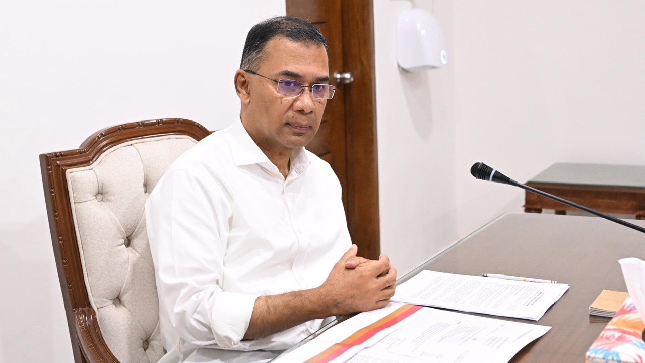 গণতন্ত্র ‘পুনরুদ্ধারে’ বাংলাদেশের নতুন সরকারের কী করা উচিত