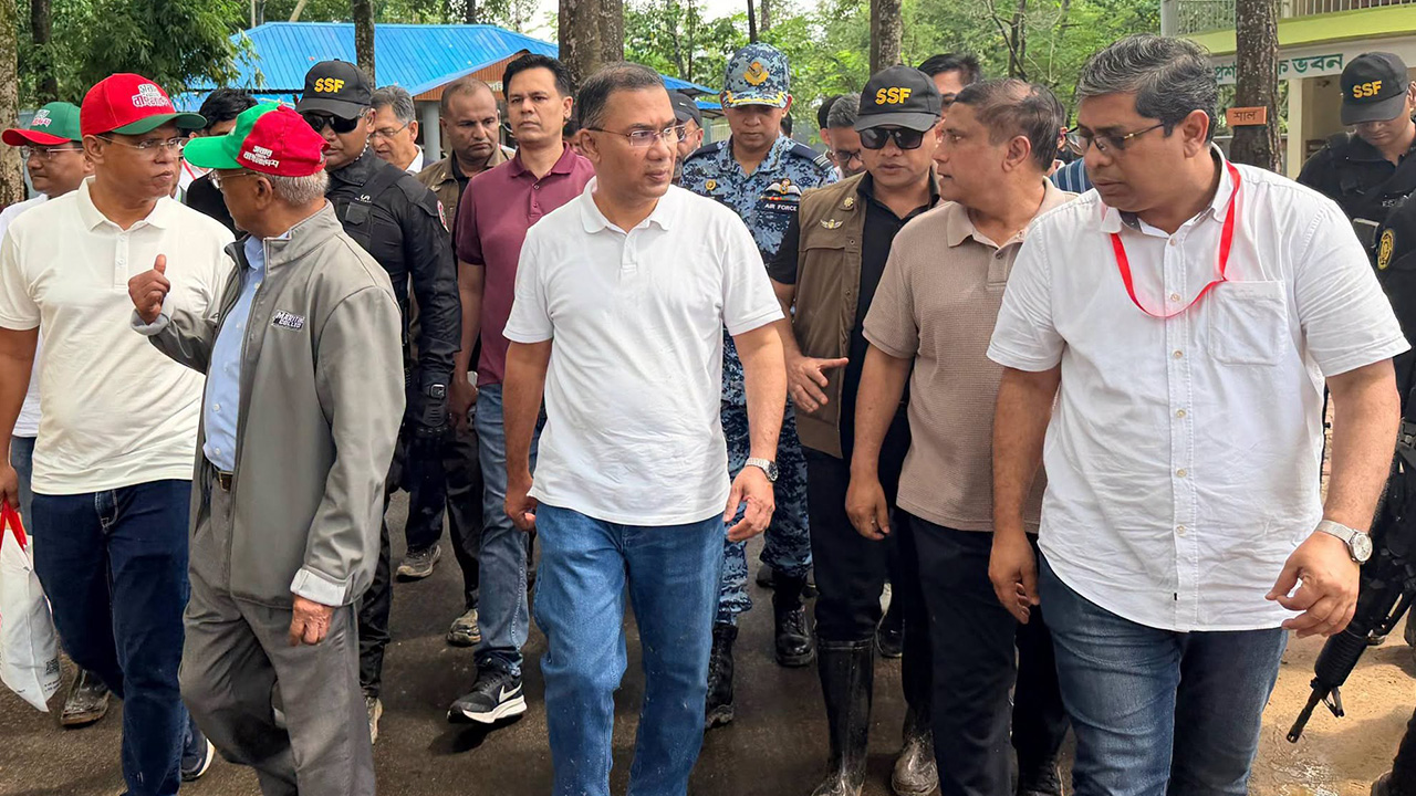 শাহে আলম বিতর্ক: সব সমস্যার সমাধানে প্রধানমন্ত্রী, অন্যদের কাজ কী?