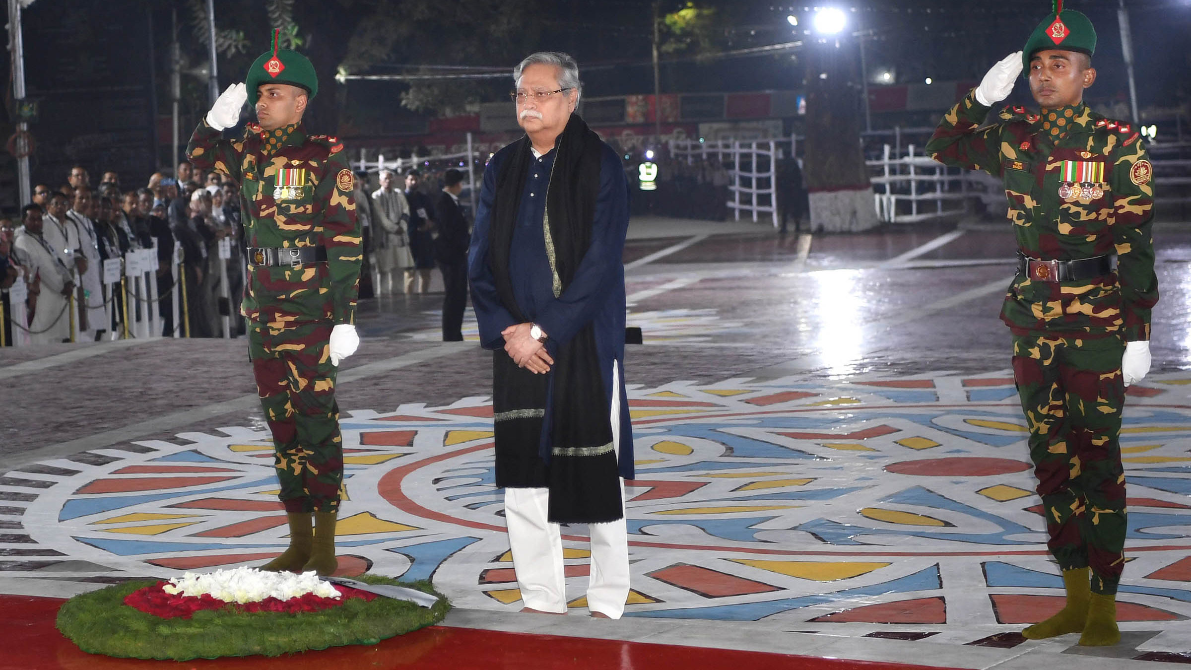 একুশের প্রথম প্রহরে ভাষা শহীদদের প্রতি রাষ্ট্রপতি ও প্রধানমন্ত্রীর শ্রদ্ধা