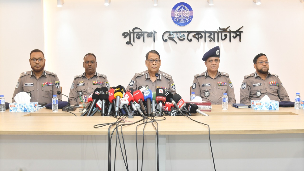 নির্বাচনে ৮,৭৭০ কেন্দ্র ঝুঁকিপূর্ণ, থাকবে তিন স্তরের নিরাপত্তা: আইজিপি