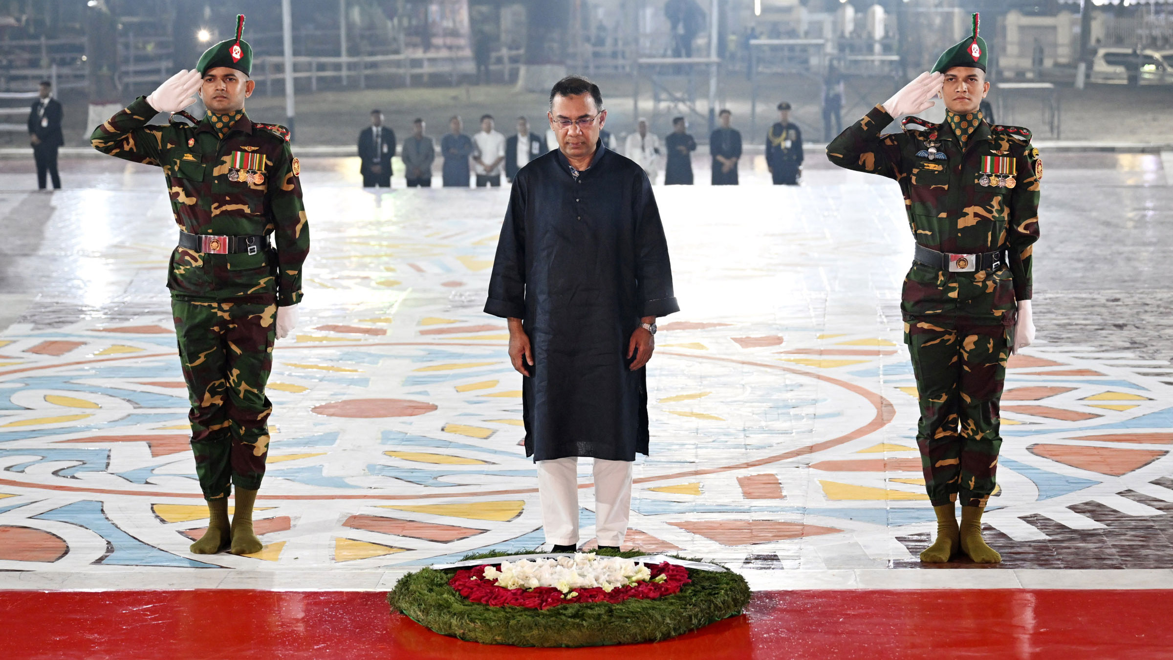 ভাষা শহীদদের প্রতি প্রধানমন্ত্রীর শ্রদ্ধা নিবেদন। ছবি: পিআইডি