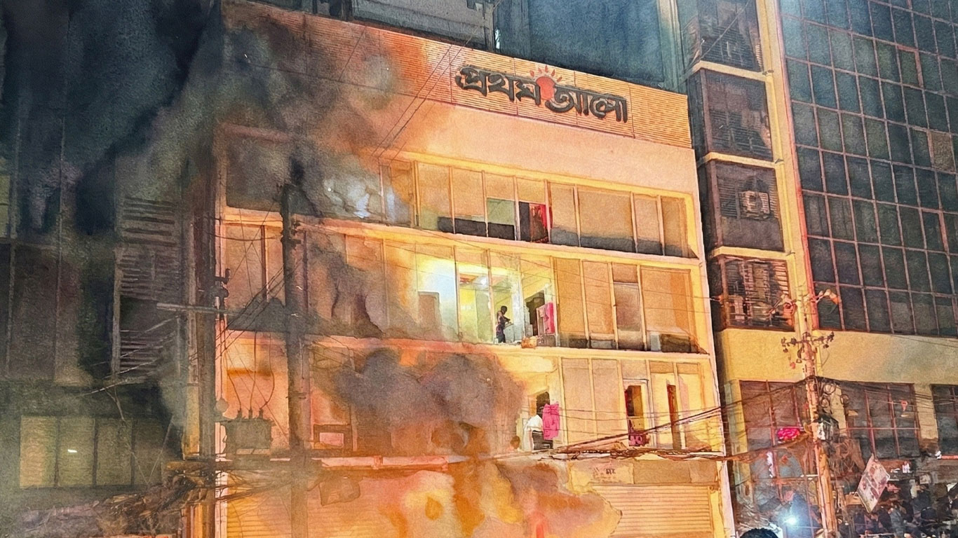 আজ প্রকাশ হয়নি ডেইলি স্টার–প্রথম আলো, সীমিত ছাপিয়েছে টিবিএস