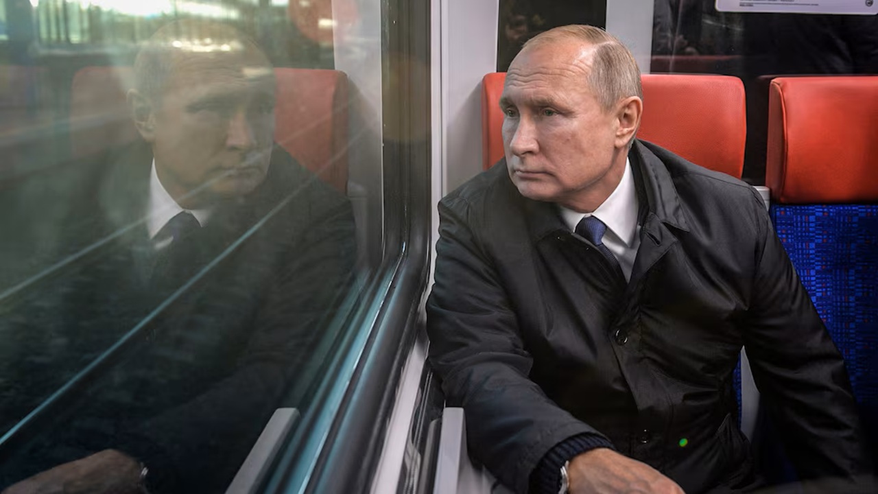 কোনটা আসল পুতিন, কোনটা নকল?