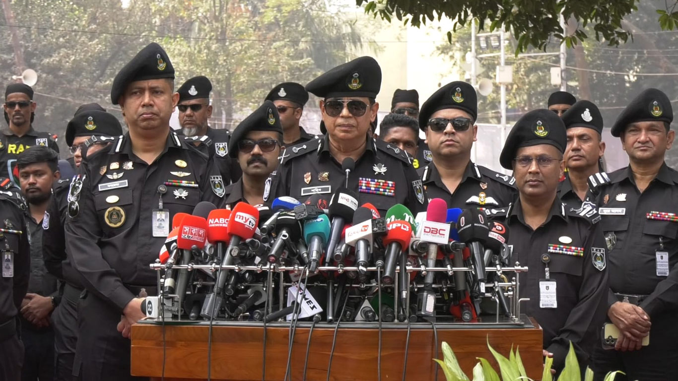 একুশে ফেব্রুয়ারি ঘিরে কোনো নিরাপত্তা হুমকি নেই: র্যাব ডিজি