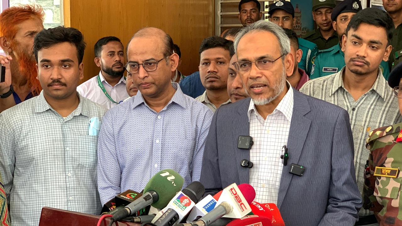 রাজশাহীতে বাড়ছে হামের প্রাদুর্ভাব, শয্যা সংকটে ভোগান্তি