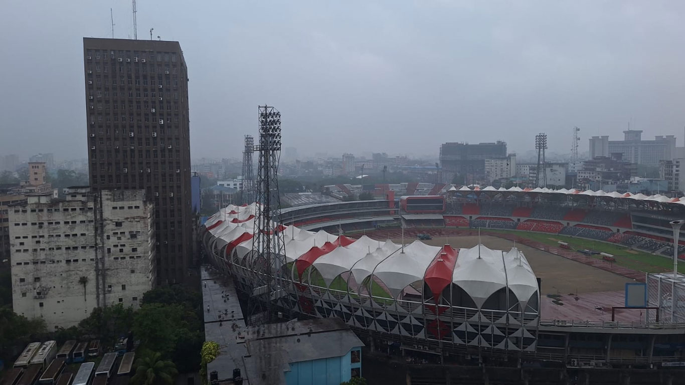 রাজধানীতে সকালেই বৃষ্টি