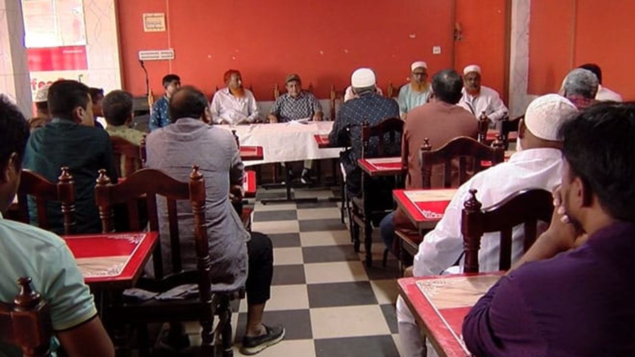 তেল সরবরাহ না পেলে বন্ধের হুঁশিয়ারি রাজশাহীর পাম্প মালিকদের