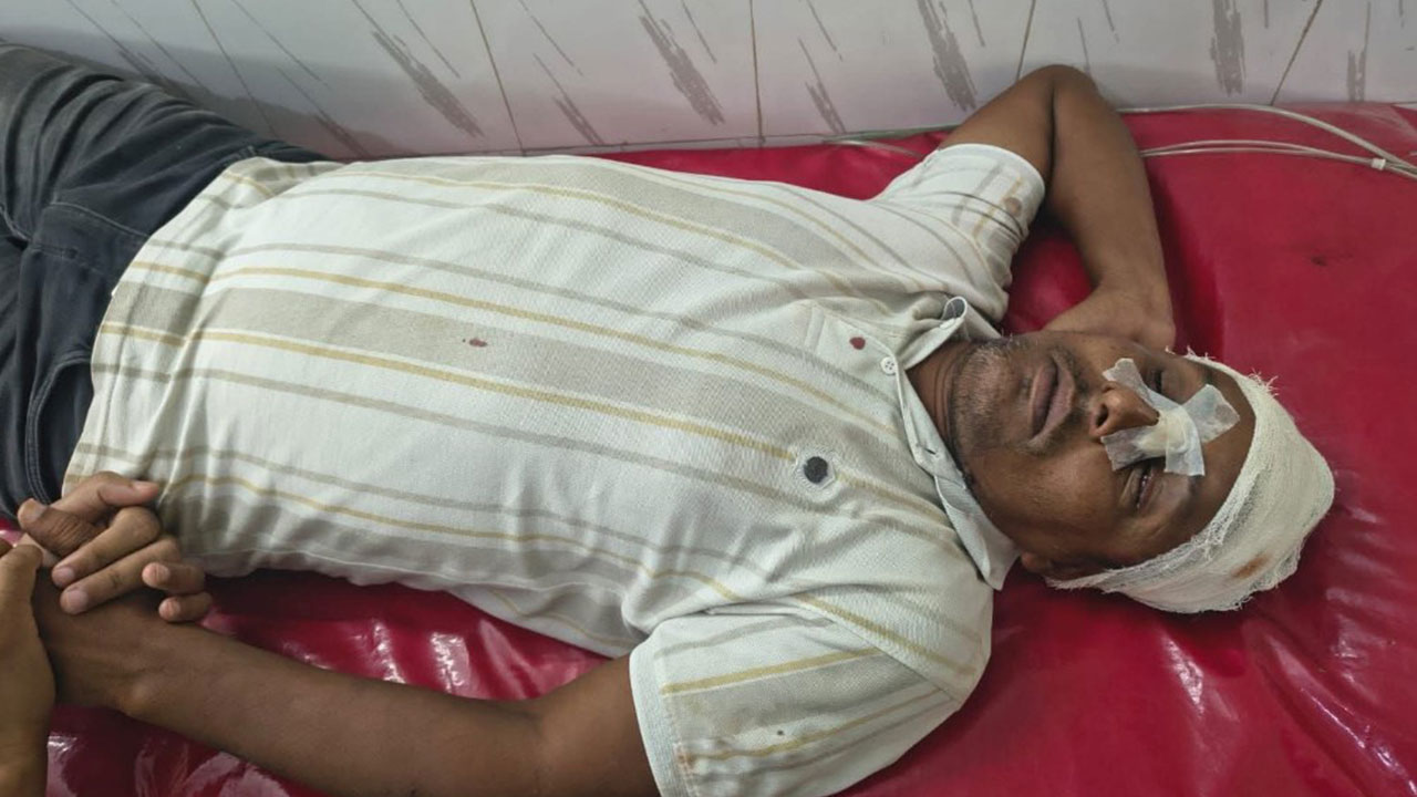 বরিশালে কৃষক দল নেতার ওপর হামলা