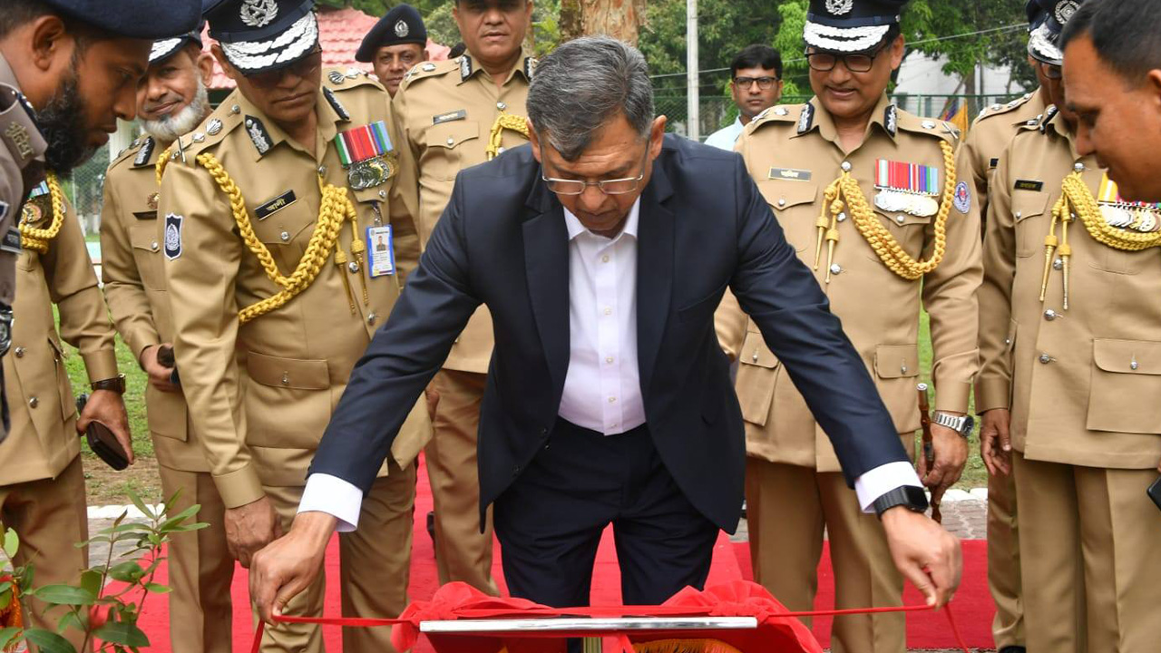 রাজনীতির বলয়েই থাকবে পুলিশ?