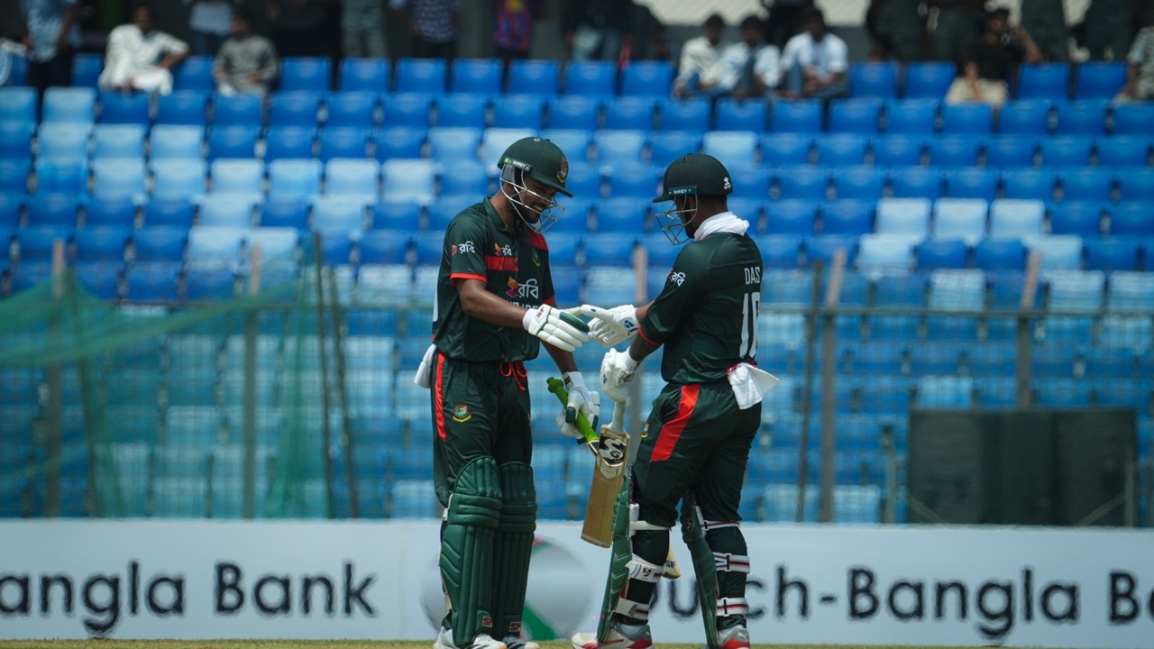 নাজমুল-লিটনের ব্যাটে চেপে ২৬৫ রানে থামল বাংলাদেশ