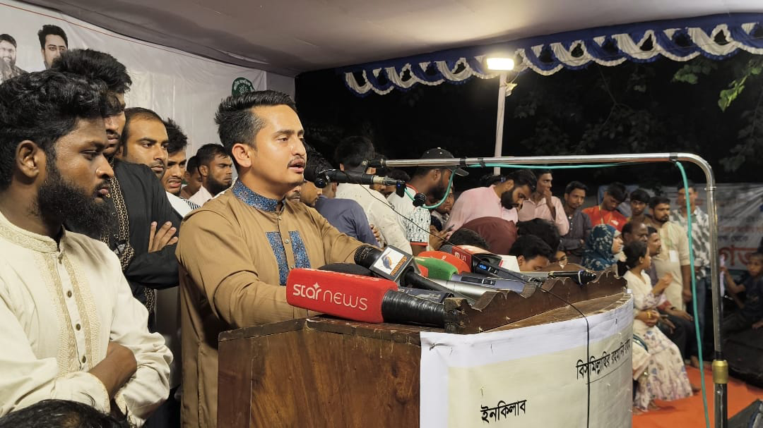 গণভোট অবৈধ হলে স্বরাষ্ট্রমন্ত্রী ও বিএনপি সরকারও অবৈধ: সারজিস আলম