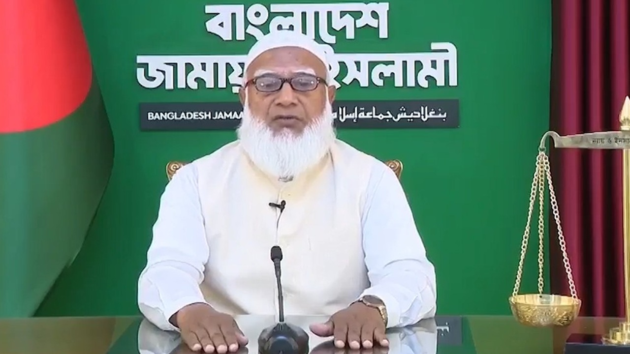 আমরা ক্ষমতায় গেলে নারীরা ঘরের পাশাপাশি সমাজেও নেতৃত্বে থাকবে: জামায়াত আমির