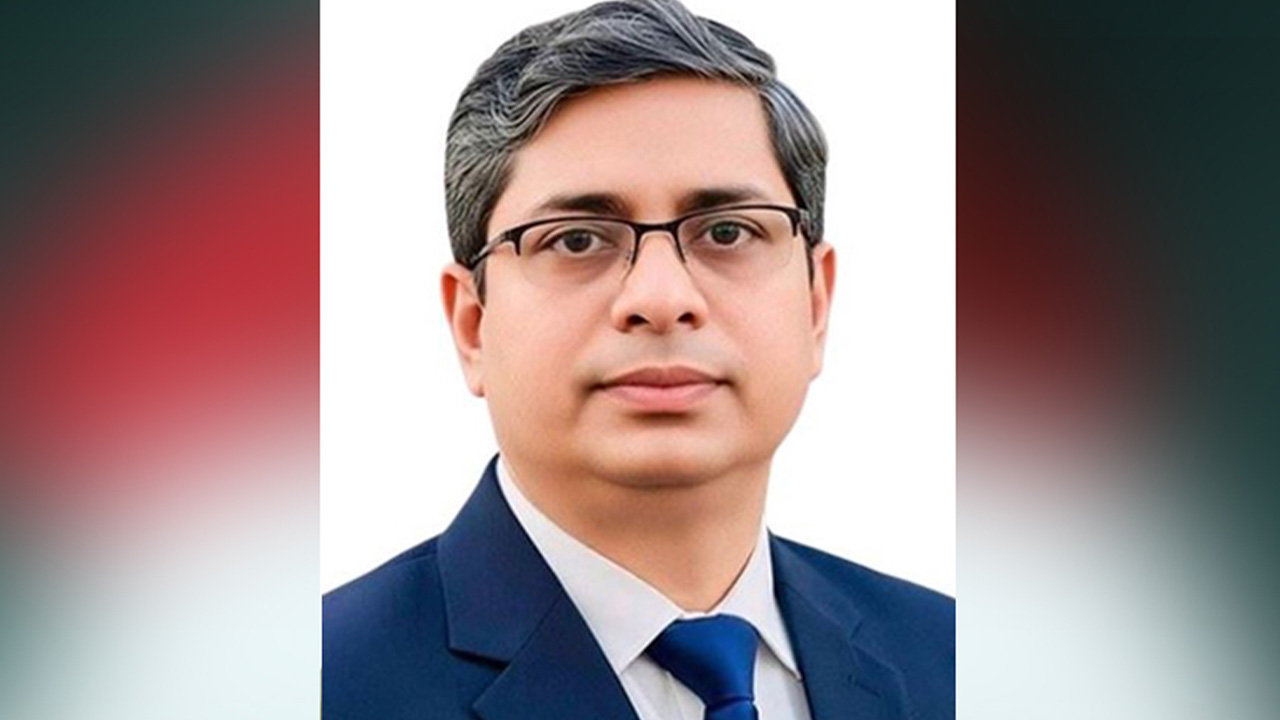 স্থানীয় সরকার প্রতিমন্ত্রী মীর শাহে আলম। ছবি: বাসস