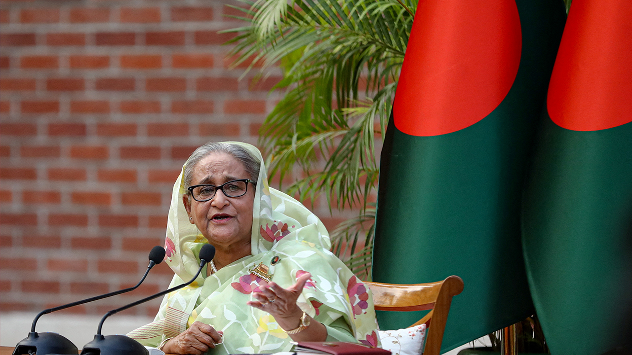 সাবেক প্রধানমন্ত্রী শেখ হাসিনা ছবি: রয়টার্স