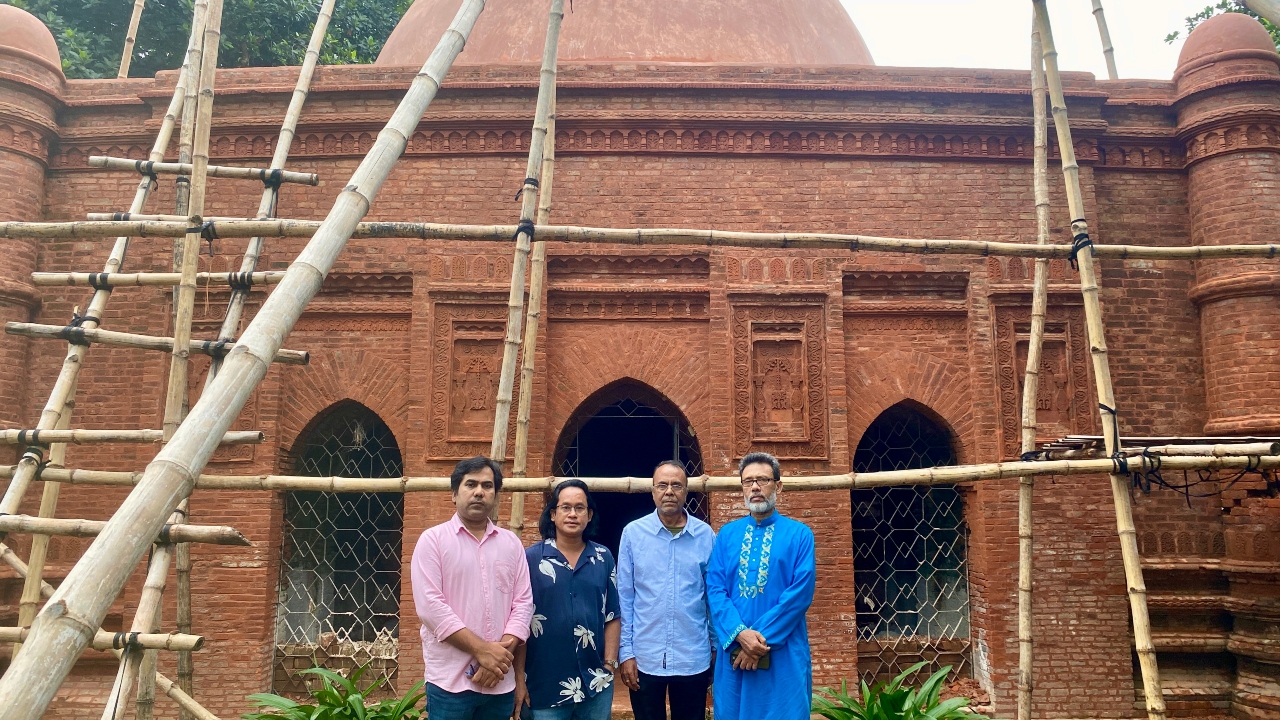 সোনারগাঁয়ের প্রাচীন মসজিদের সংস্কার কাজ পরিদর্শন করেছে প্রত্নসম্পদ সংরক্ষণ কমিটি