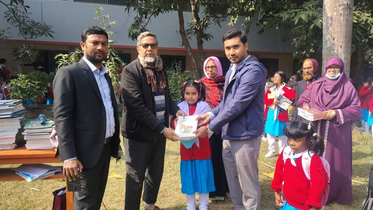 রাজশাহীতে নতুন বইয়ের অপেক্ষায় সপ্তম ও অষ্টম শ্রেণির শিক্ষার্থীরা