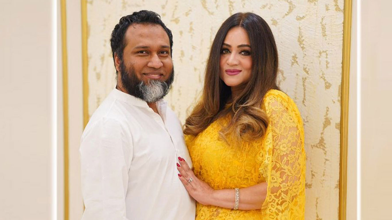 গান বাংলার তাপসের দেশত্যাগে নিষেধাজ্ঞা, স্ত্রীর আয়কর নথি জব্দ