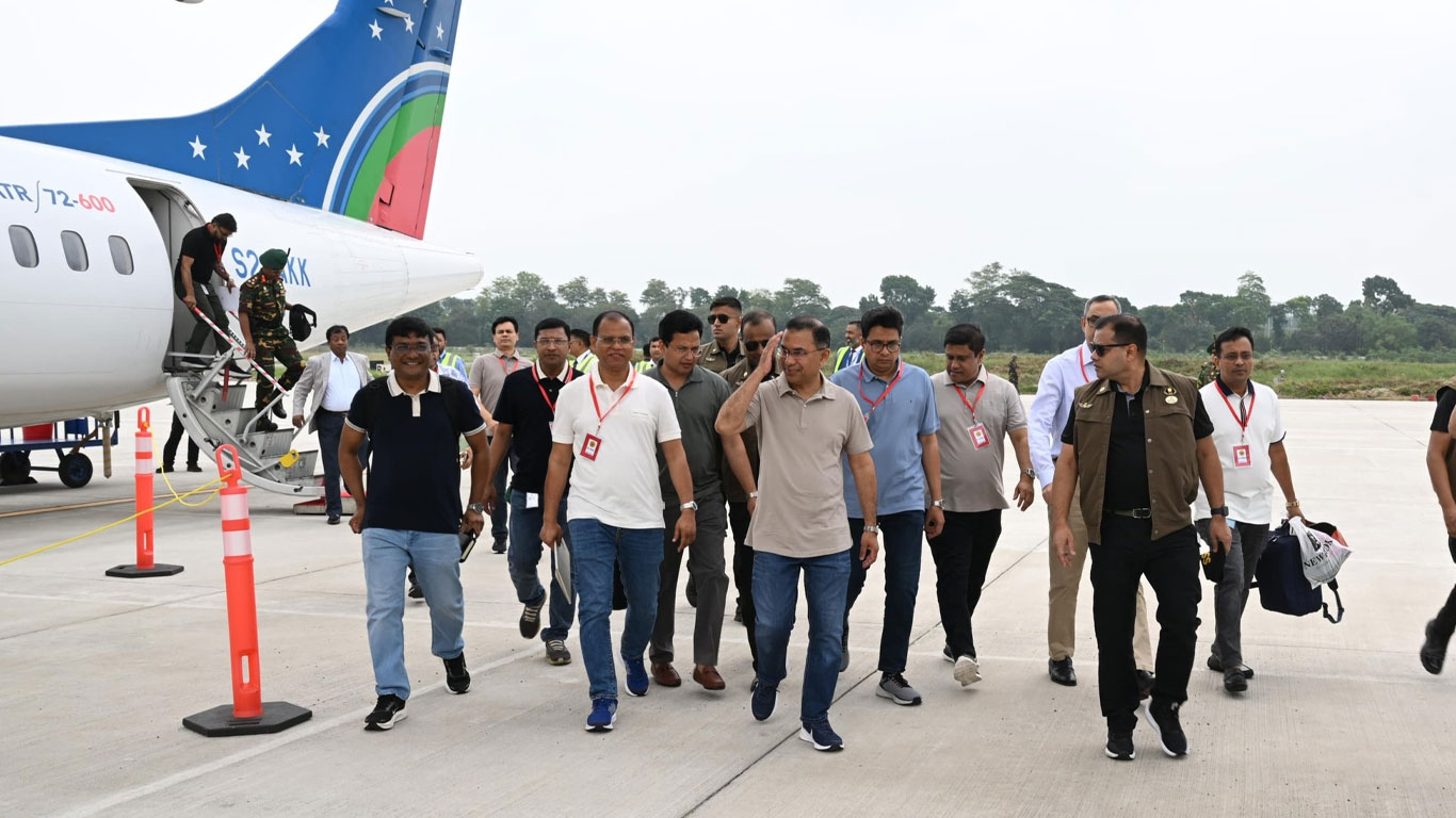 যশোর পৌঁছেছেন প্রধানমন্ত্রী তারেক রহমান