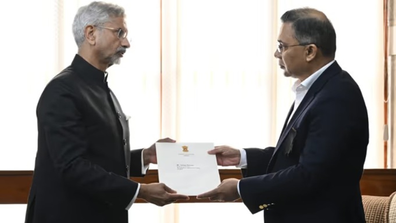 নির্বাচনের আগে বিএনপির কতটা কাছে ভারত