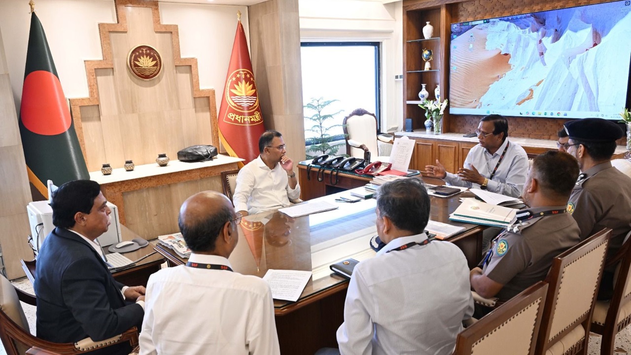 উচ্ছেদ হকারদের ‘দ্রুত’ পুনর্বাসনের নির্দেশ প্রধানমন্ত্রীর